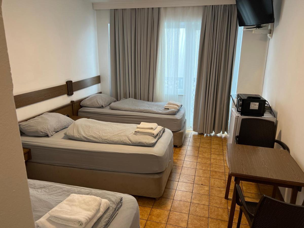 Hotel F 24h Check-in
