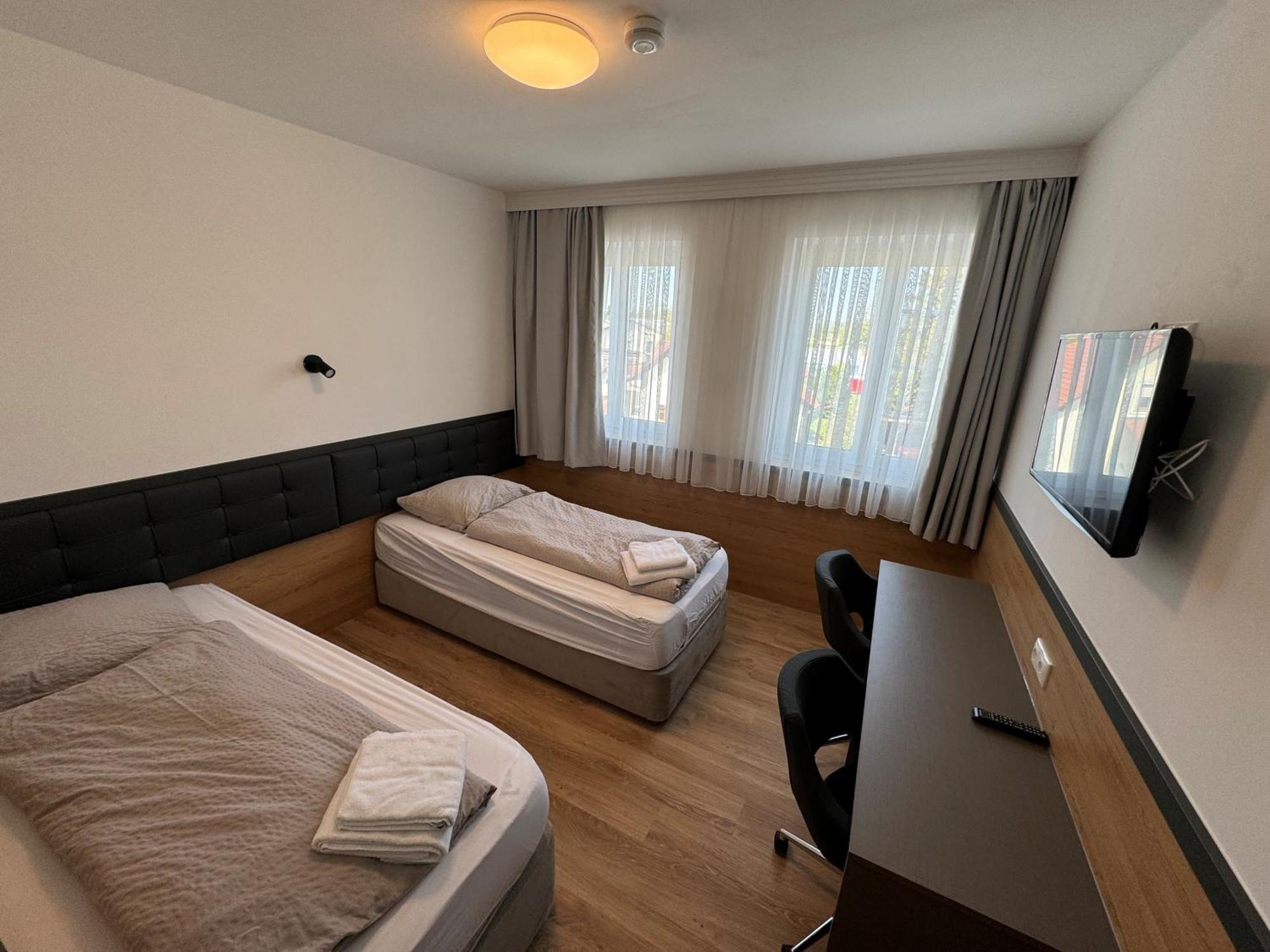 F 24h Check-in * Hörsching
