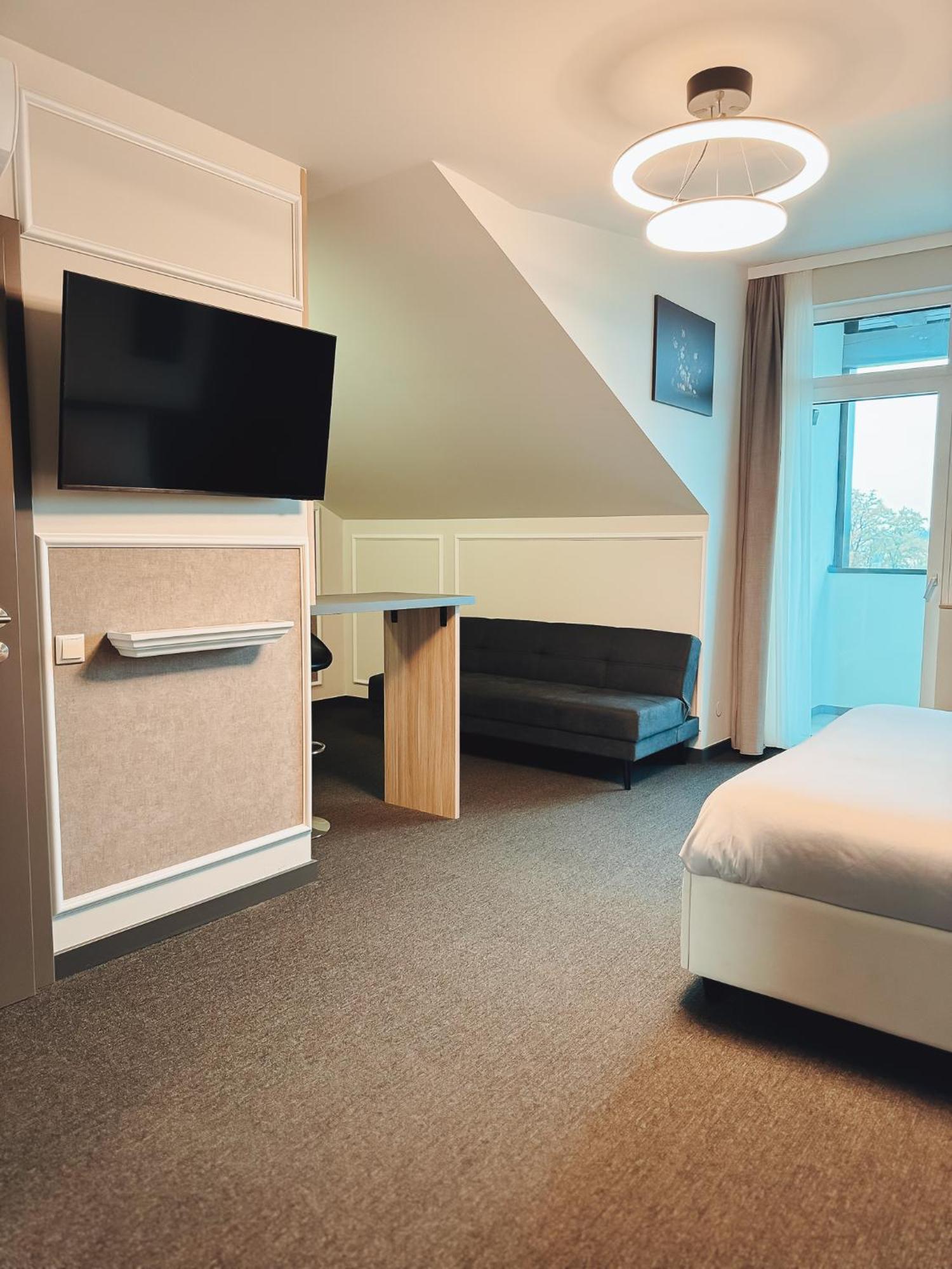 Hotel F 24h Check-in