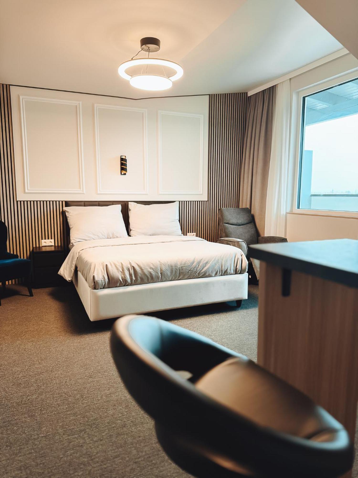Hotel F 24h Check-in