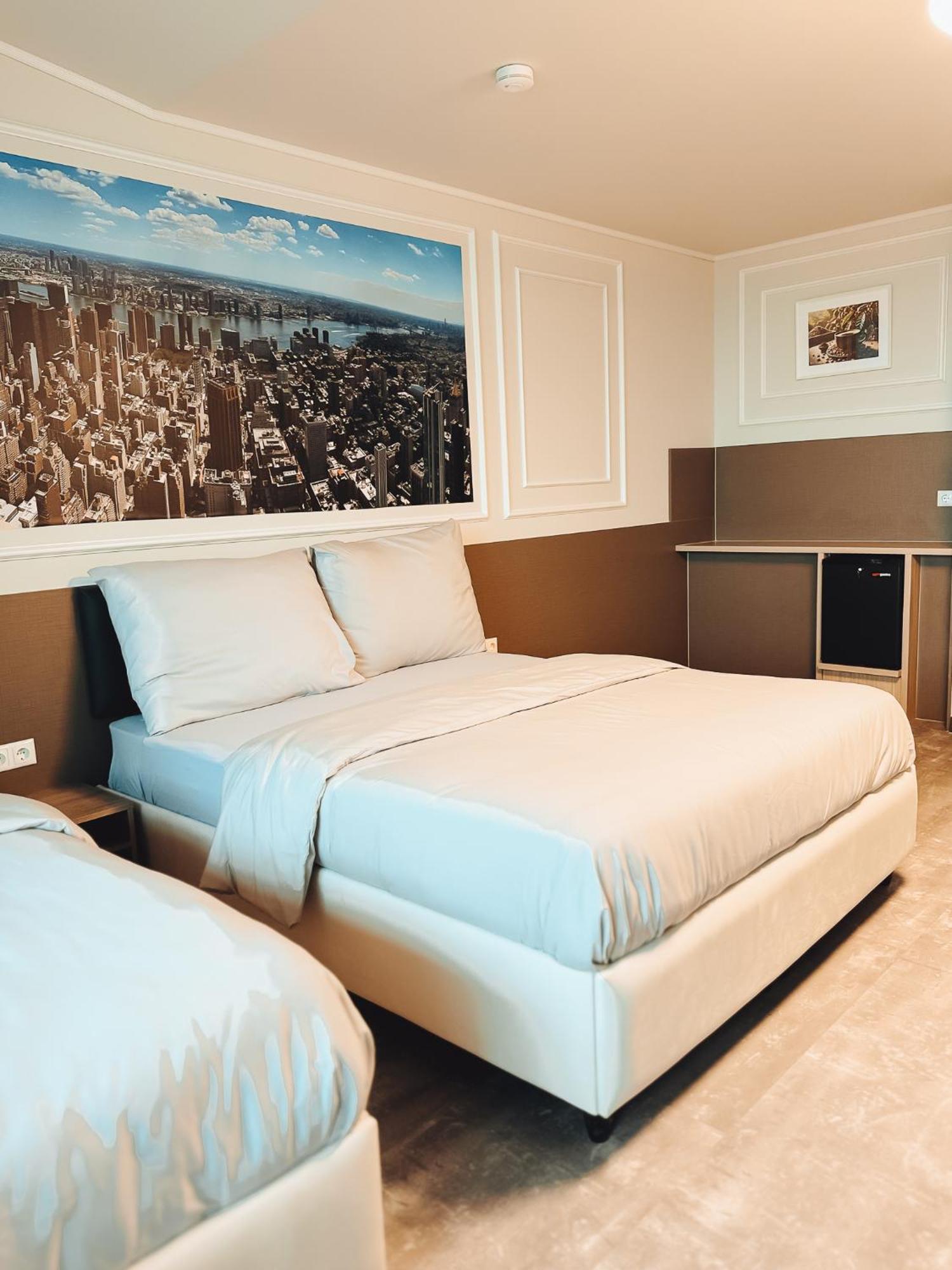 F 24h Check-in Hotel *