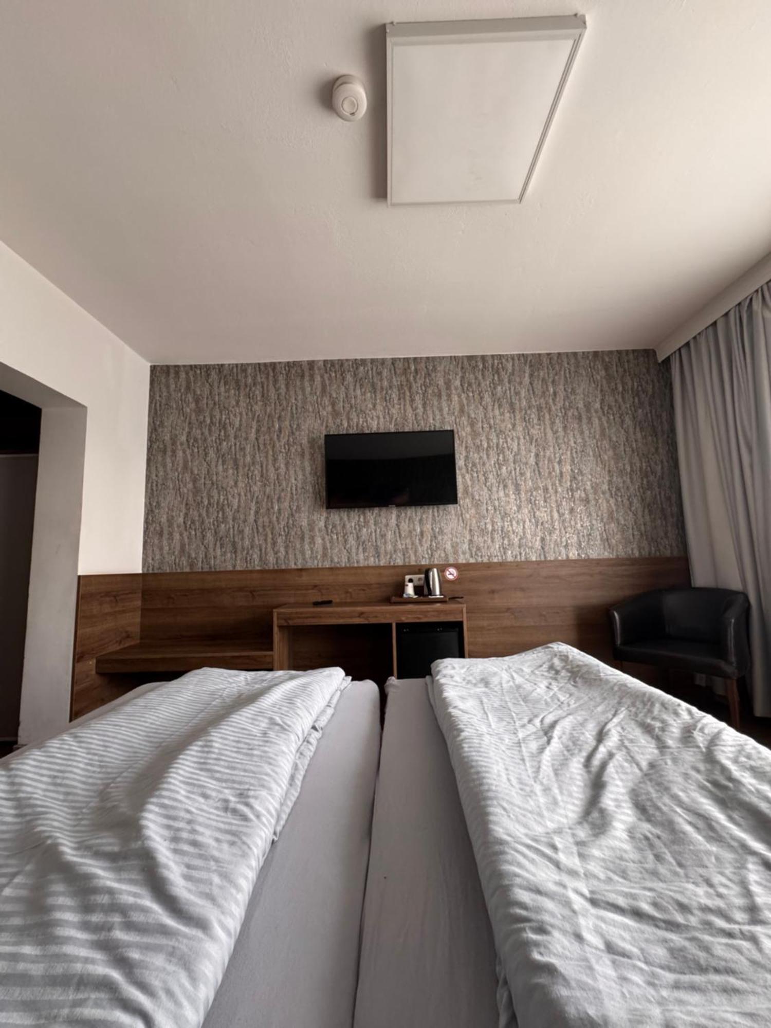F 24h Check-in Hotel Hörsching